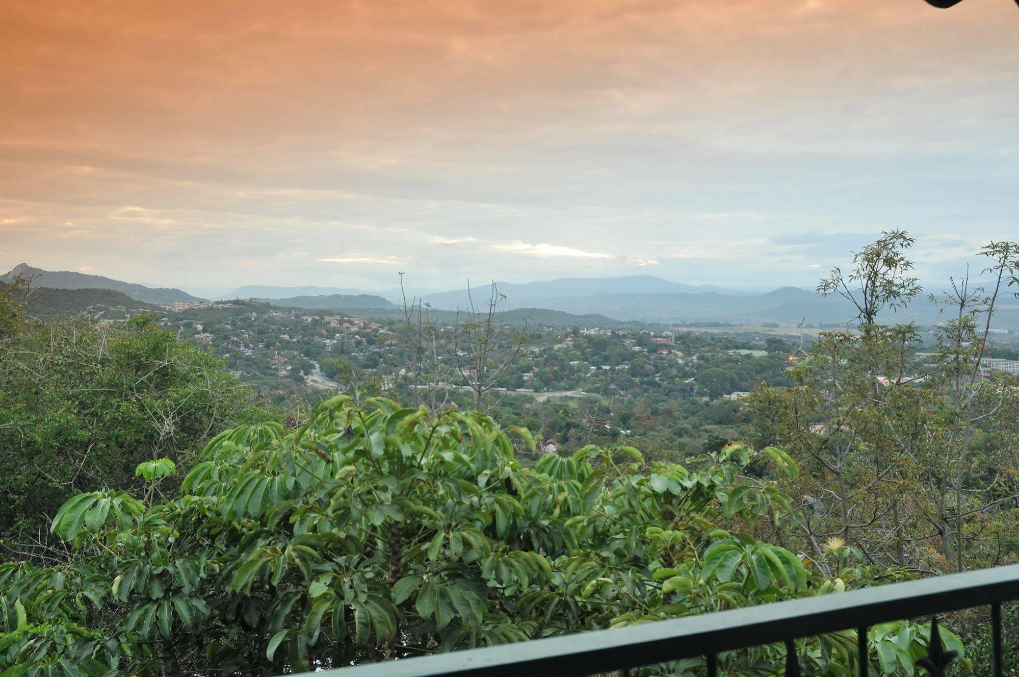 Bed and Breakfast Sunset Manor Mbombela Exterior foto
